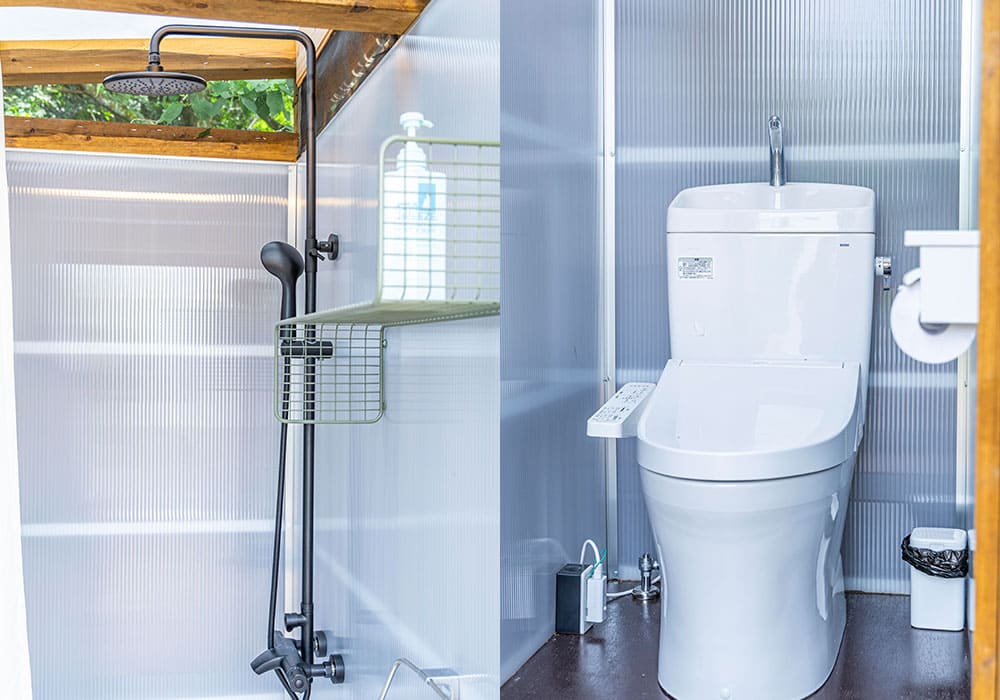 専用シャワー、トイレ完備
